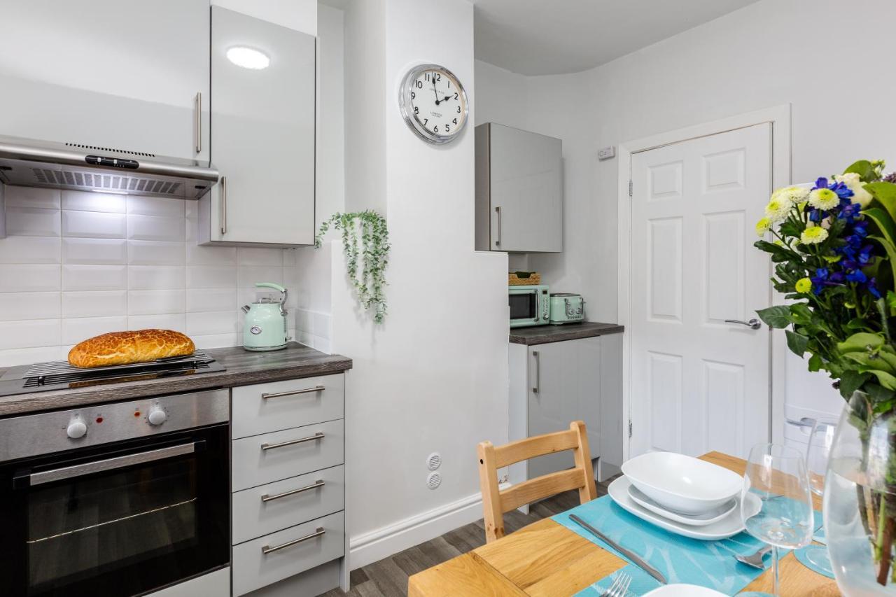 בלקפול Hillside House - 2 Bedrooms Parking Wi-Fi Hospital מראה חיצוני תמונה