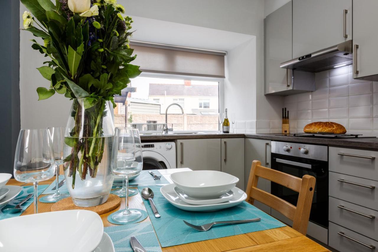 בלקפול Hillside House - 2 Bedrooms Parking Wi-Fi Hospital מראה חיצוני תמונה