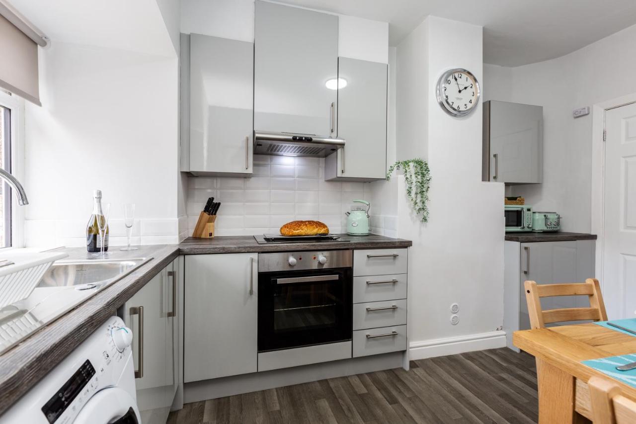 בלקפול Hillside House - 2 Bedrooms Parking Wi-Fi Hospital מראה חיצוני תמונה