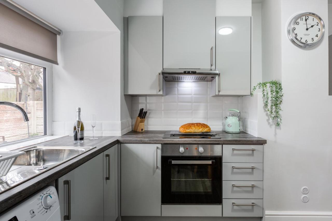 בלקפול Hillside House - 2 Bedrooms Parking Wi-Fi Hospital מראה חיצוני תמונה