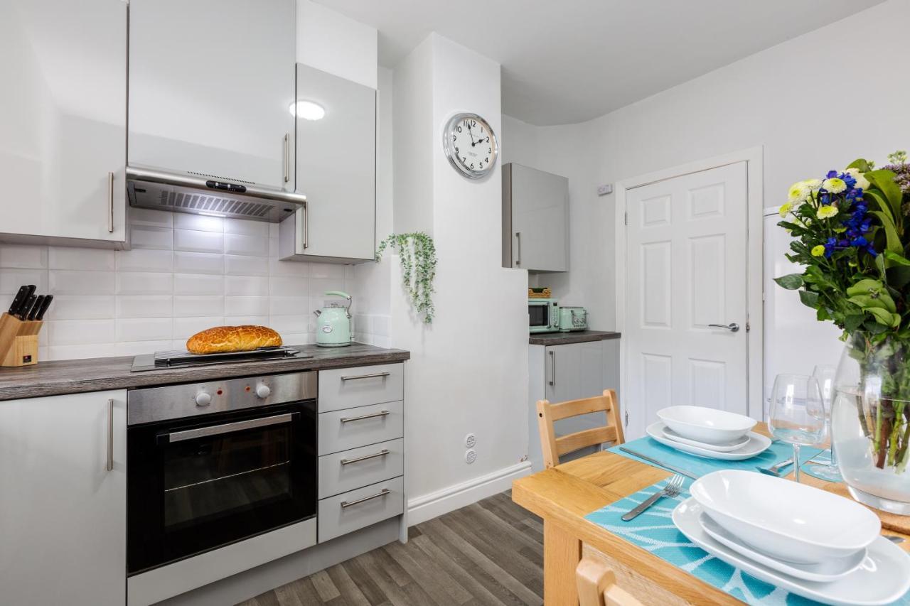 בלקפול Hillside House - 2 Bedrooms Parking Wi-Fi Hospital מראה חיצוני תמונה